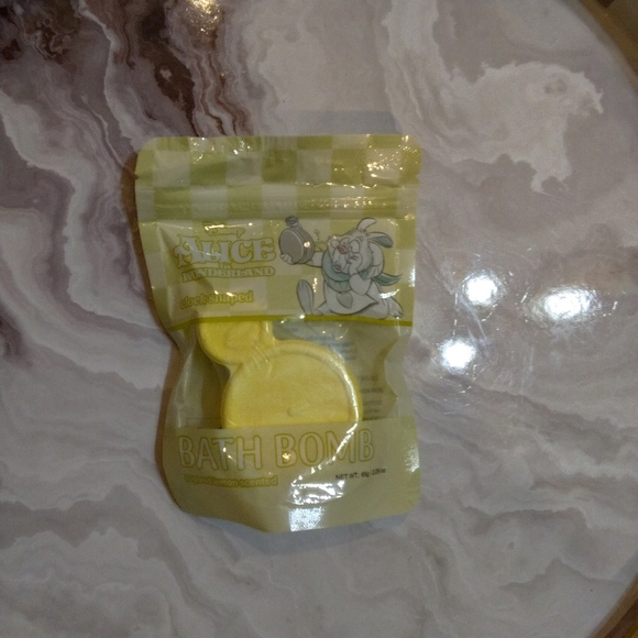 Disney Yellow Bath Bomb and Lip Balm Set - Picture 3 of 4